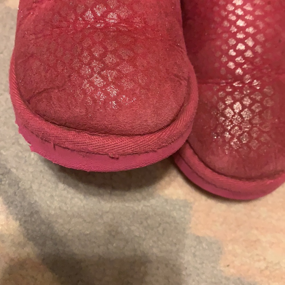 Pink uggs - Picture 3 of 9